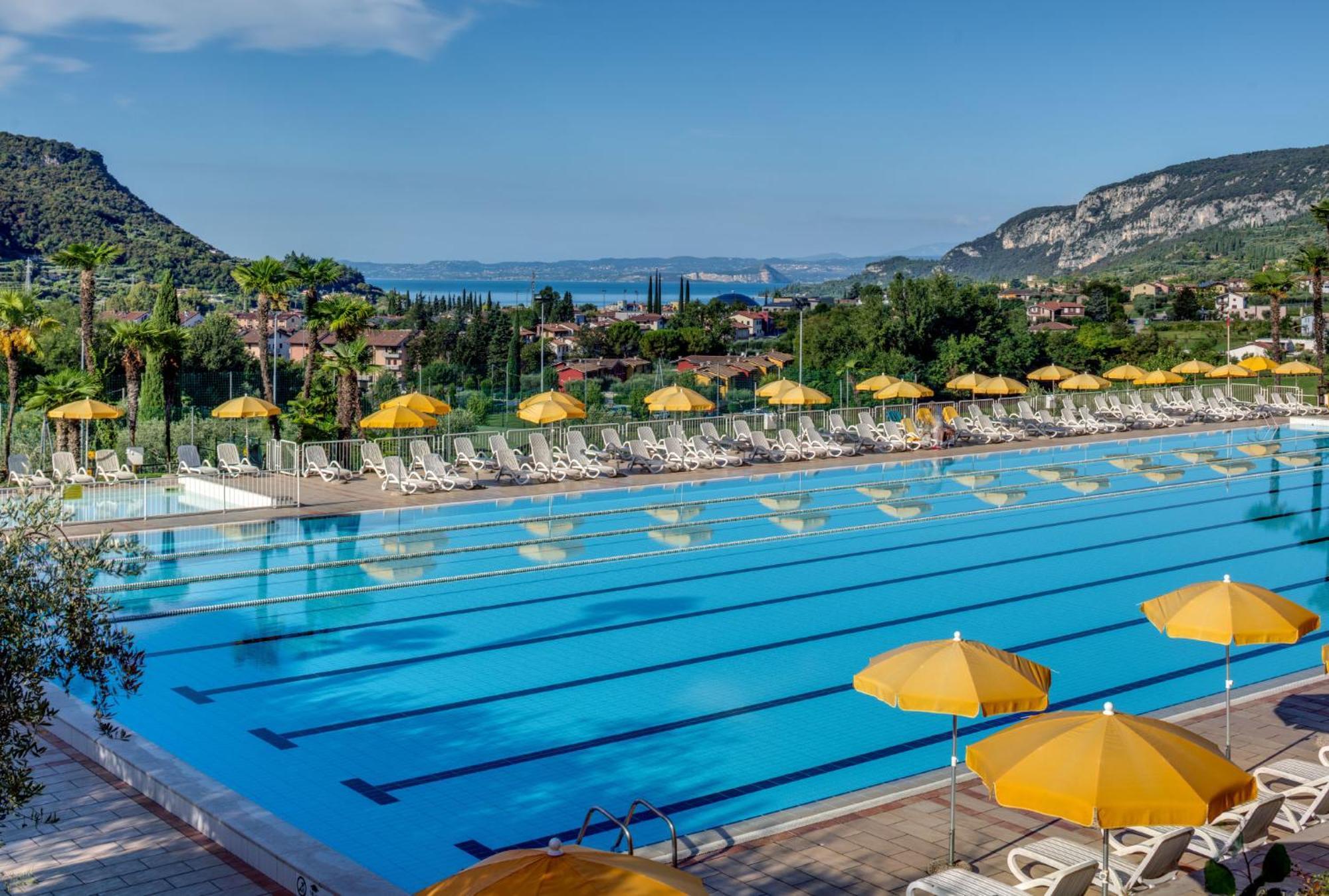 Poiano Garda Resort Appartamenti Екстер'єр фото
